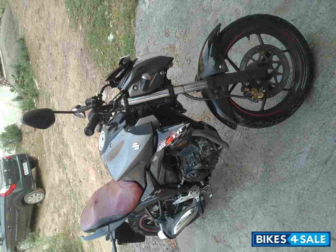 Grey Suzuki Gixxer SP