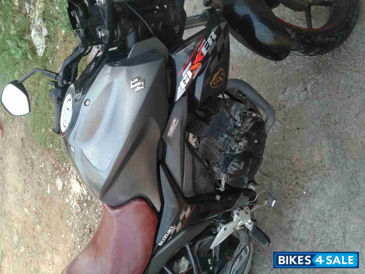 Grey Suzuki Gixxer SP