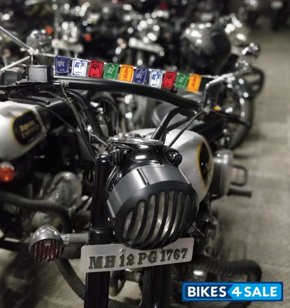 Silver Royal Enfield Classic 350 Silver Royal Enfield Classic 350