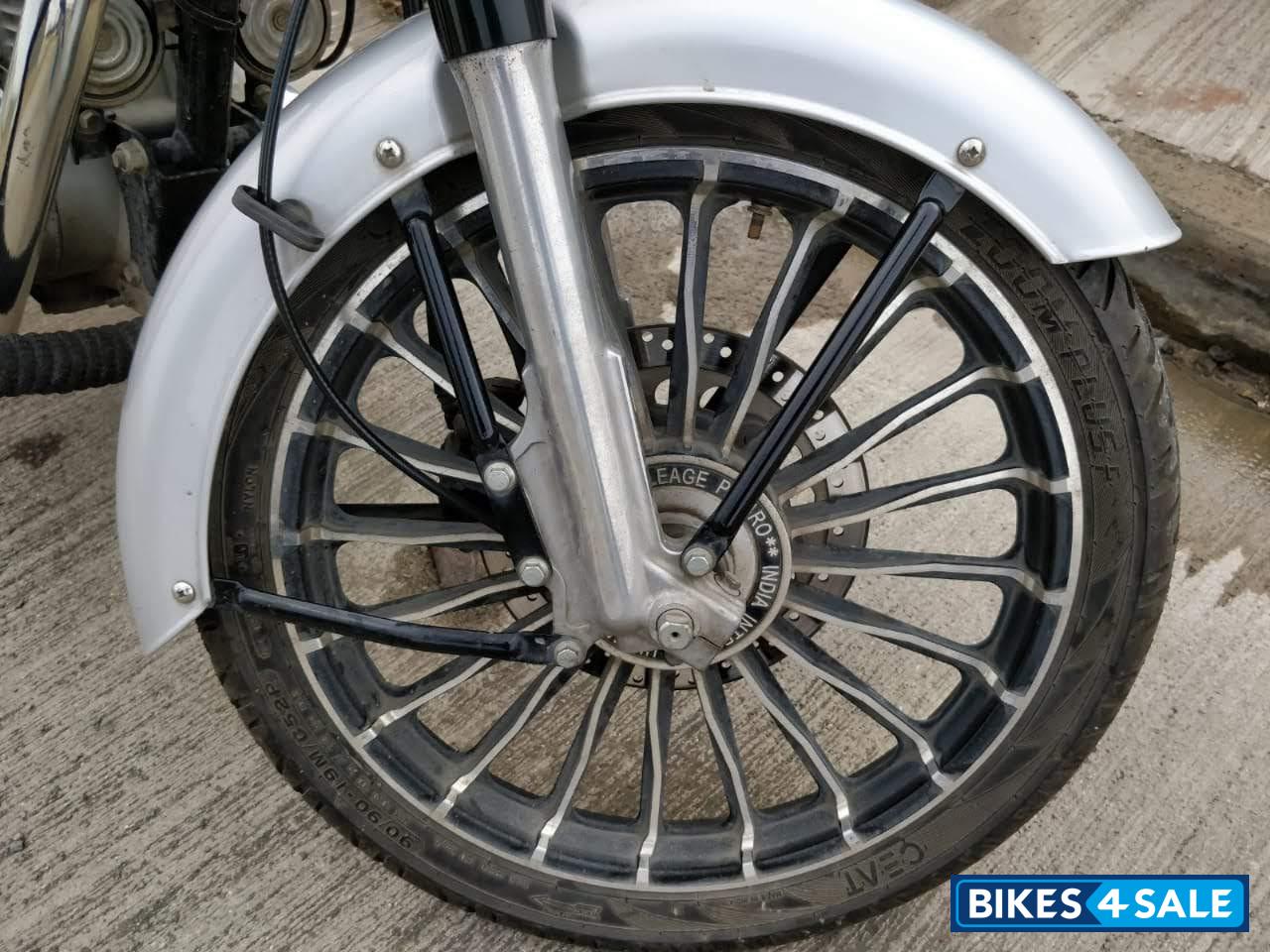 Silver Royal Enfield Classic 350 Silver Royal Enfield Classic 350