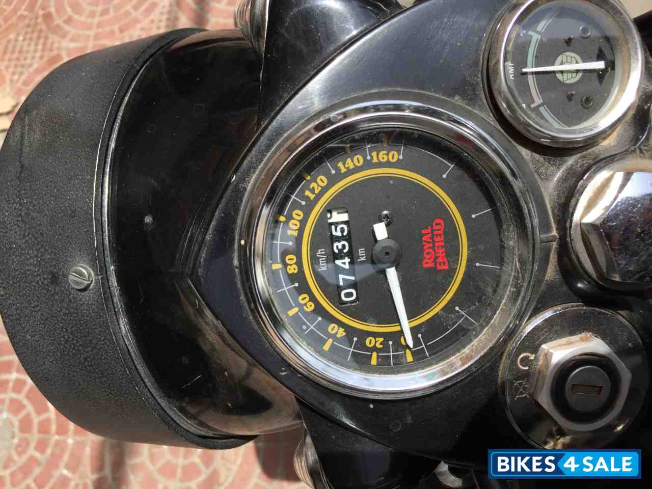 Black Royal Enfield Bullet Standard 350