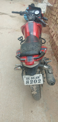 Red TVS Apache RTR 160