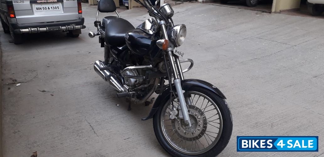 Black Bajaj Avenger