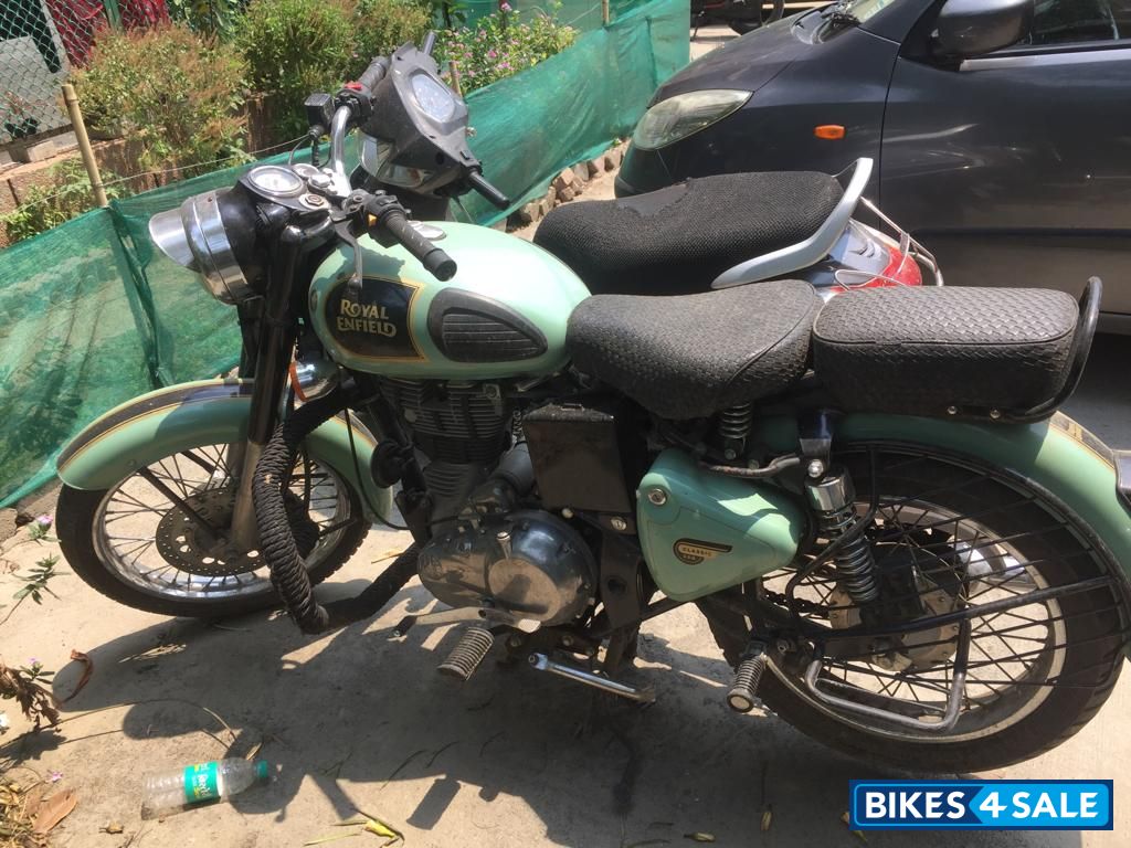 Used 2016 model Royal Enfield Classic 350 for sale in New Delhi. ID 224976.  Mint Green colour - Bikes4Sale