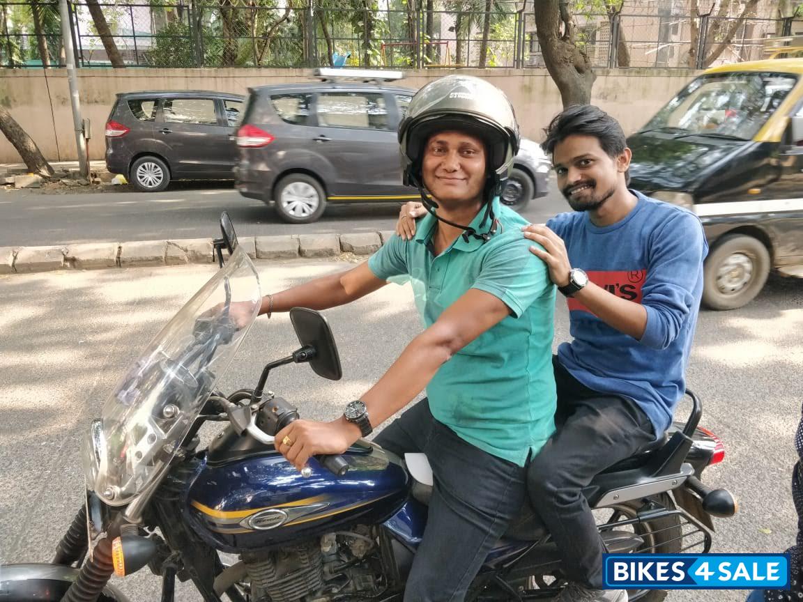 Blue Bajaj Avenger Street 150