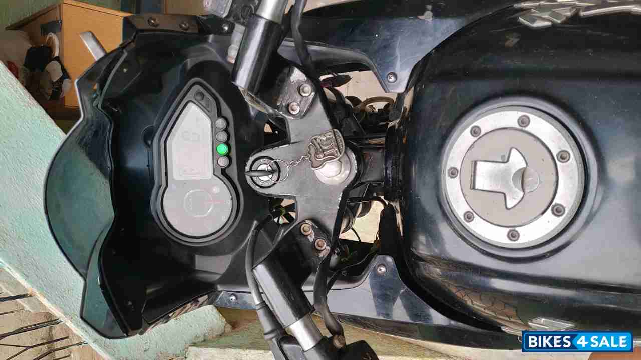 Bajaj Pulsar 220 DTSi
