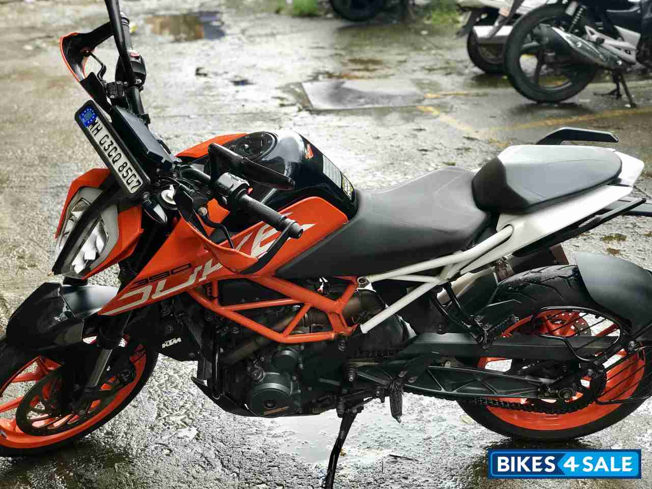 Orange KTM Duke 390