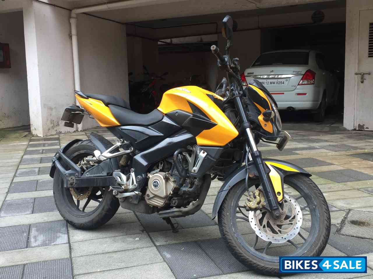 Bajaj Pulsar 200 NS Bajaj Pulsar 200 NS