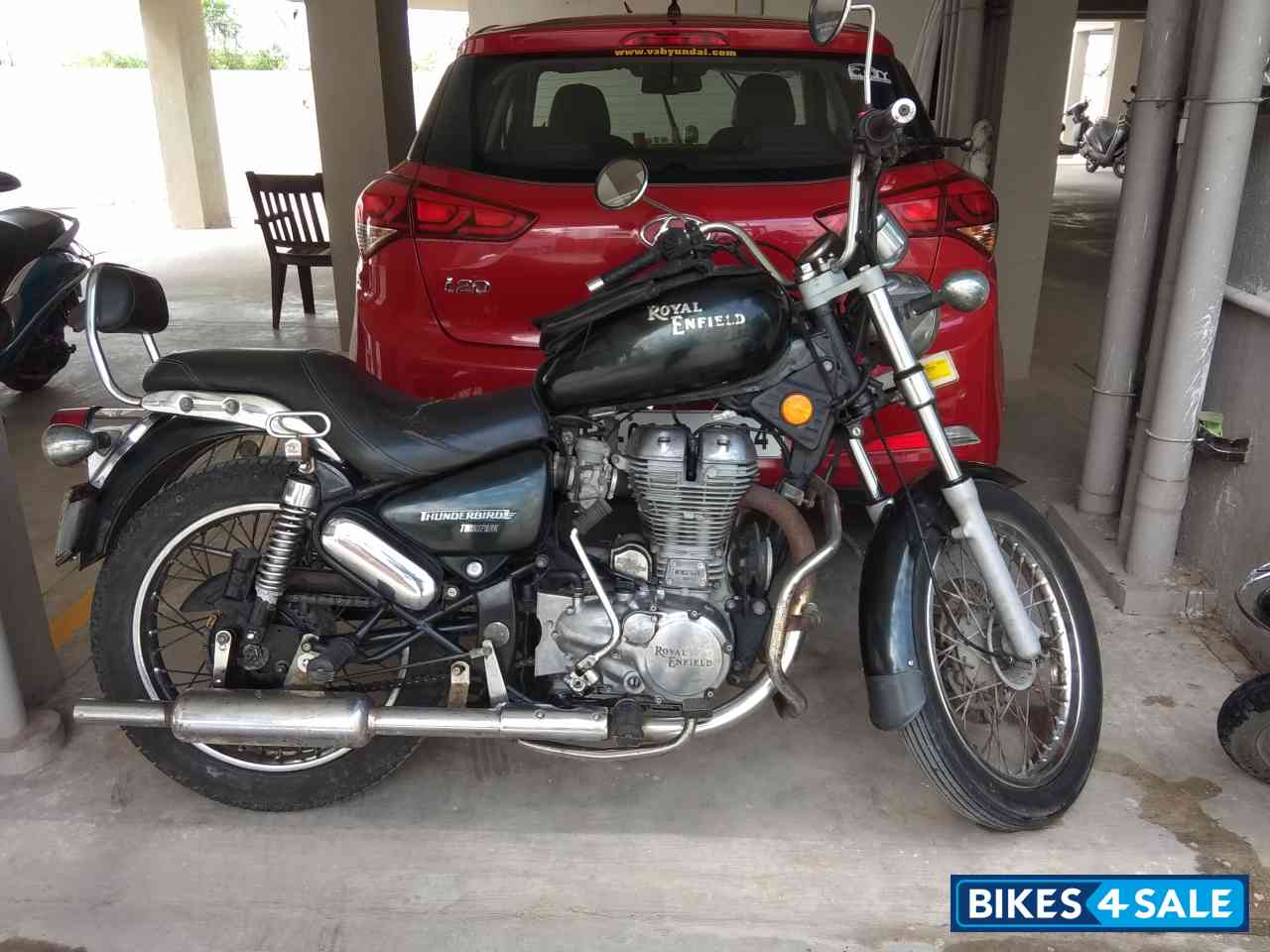 Magic Black Royal Enfield Thunderbird TwinSpark 350 Magic Black Royal Enfield Thunderbird TwinSpark 350