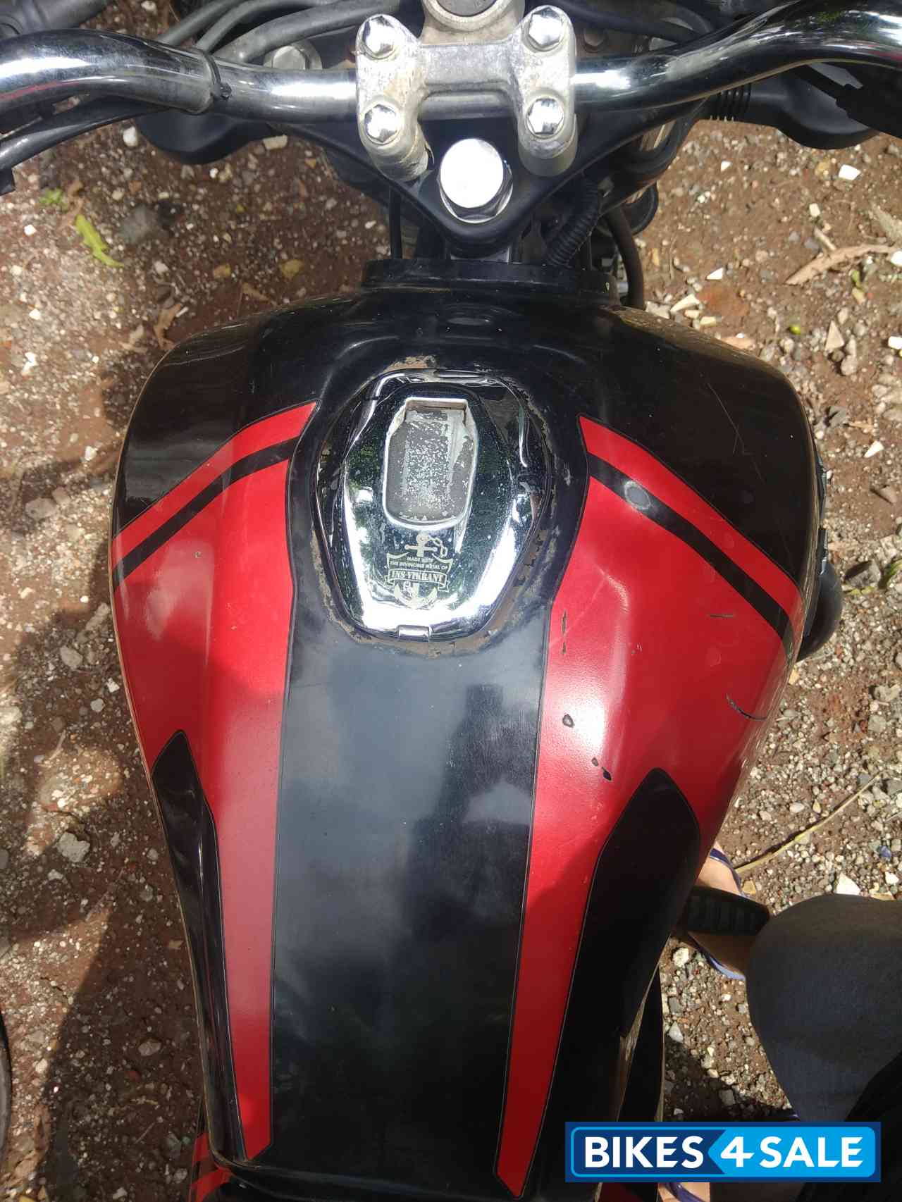 Bajaj V15