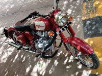 Maroon Royal Enfield Classic 500