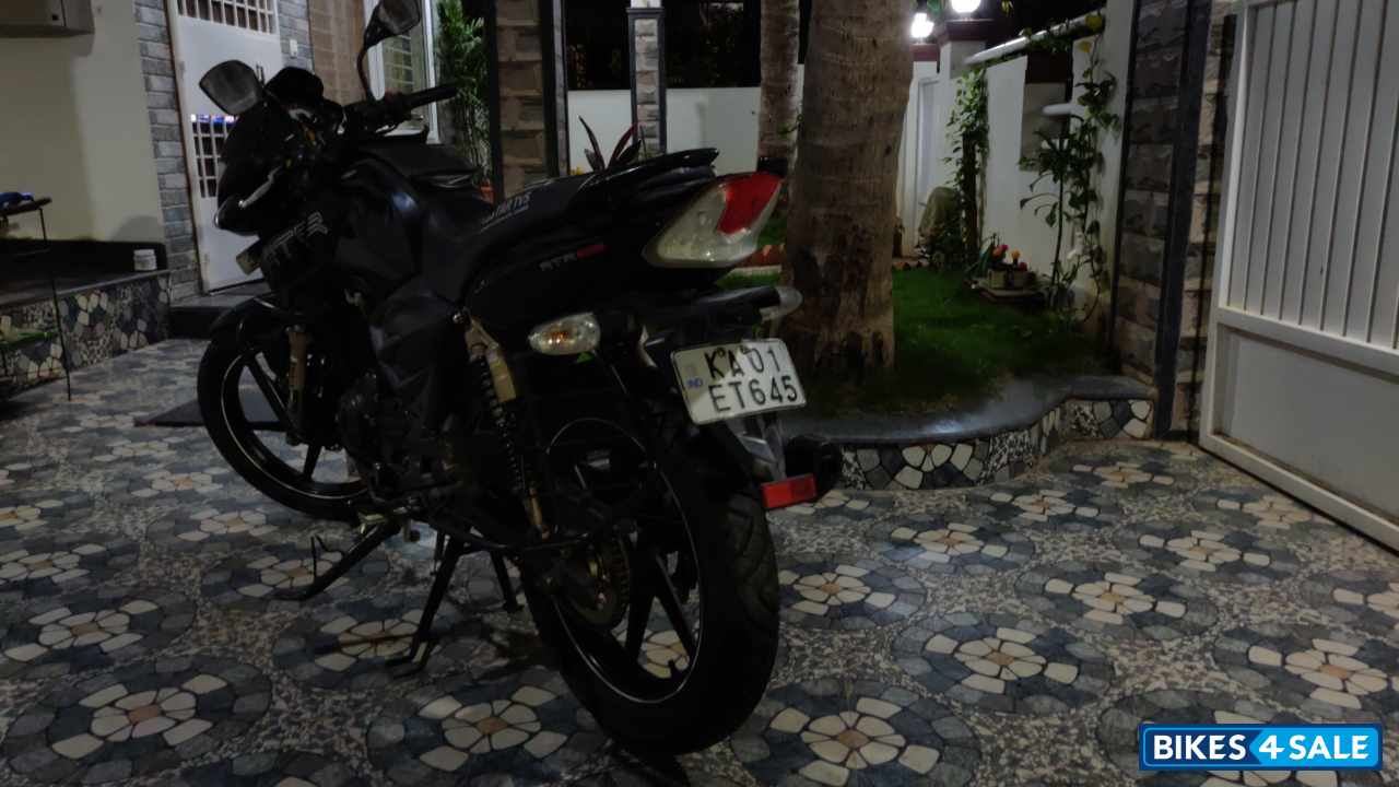 Black TVS Apache RTR 180