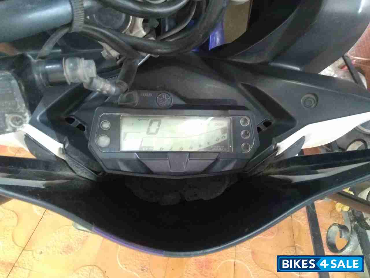 White With Blue Yamaha Fazer FI V2