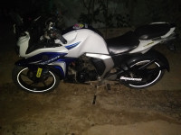 White With Blue Yamaha Fazer FI V2