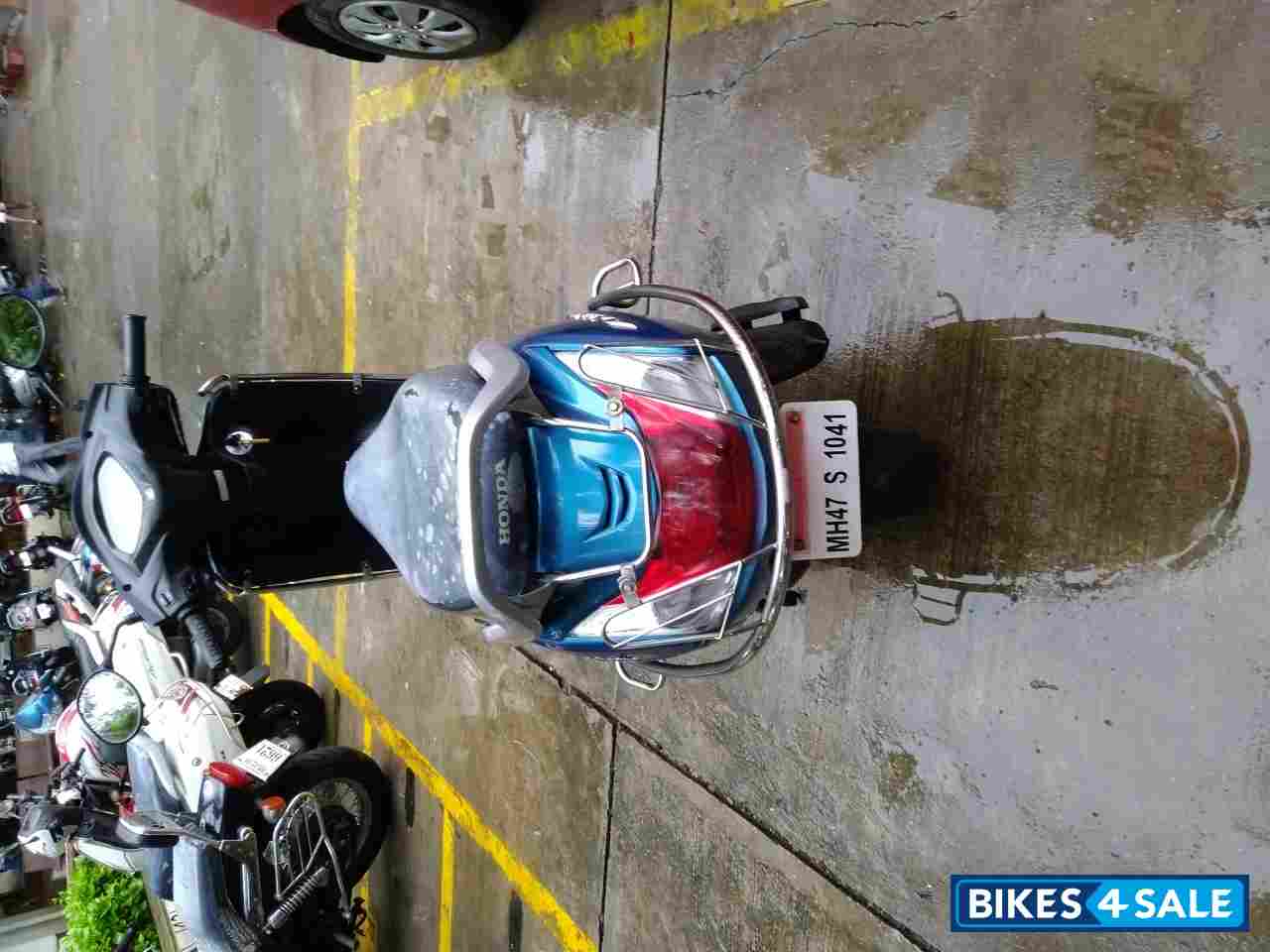Blue Honda Activa 3G
