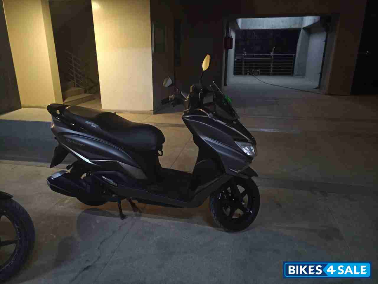 Grey Suzuki Burgman Street Grey Suzuki Burgman Street