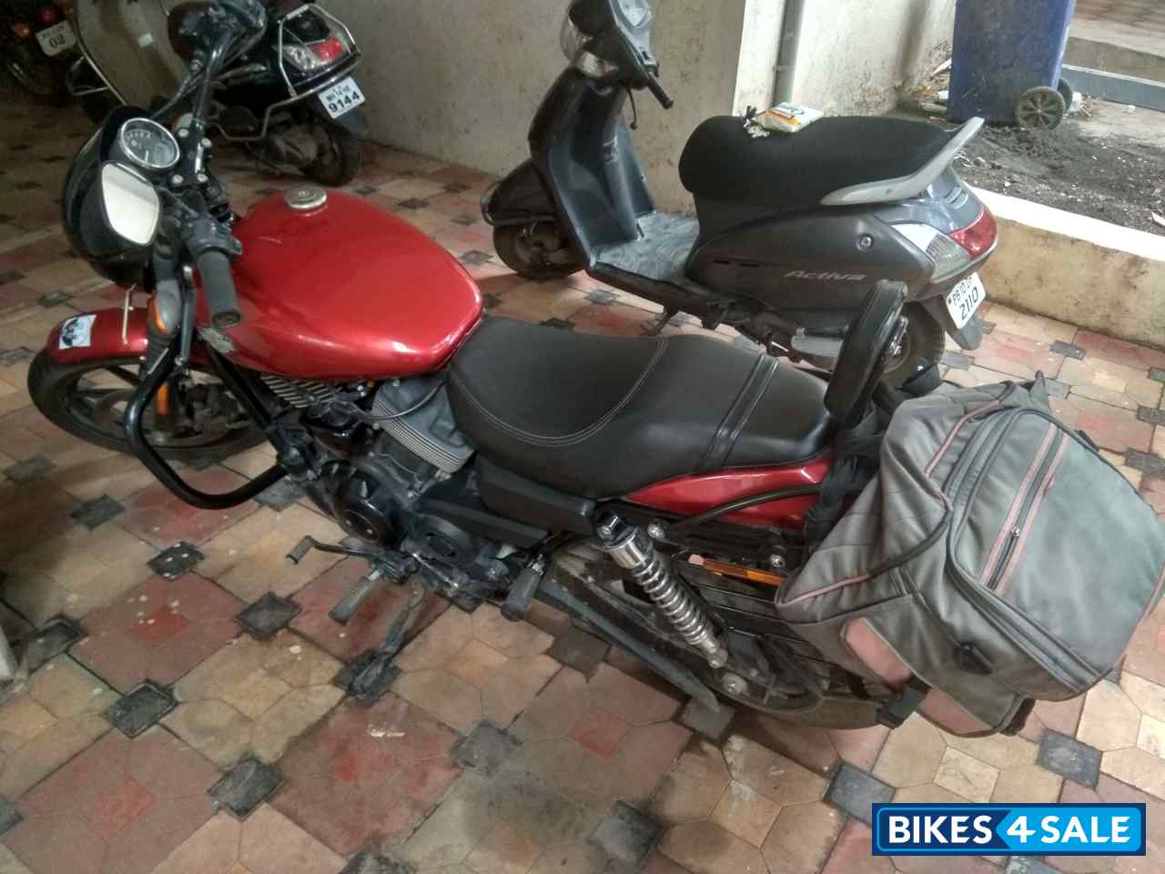 Red Harley Davidson Street 750