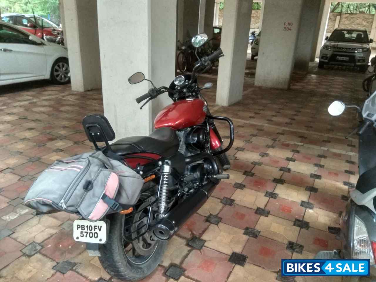 Red Harley Davidson Street 750