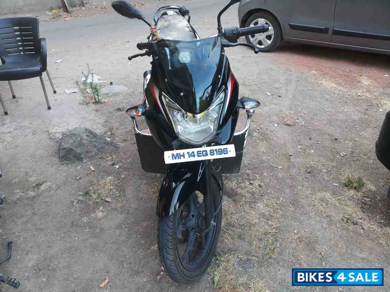 Ebony Black Bajaj Discover 150 F