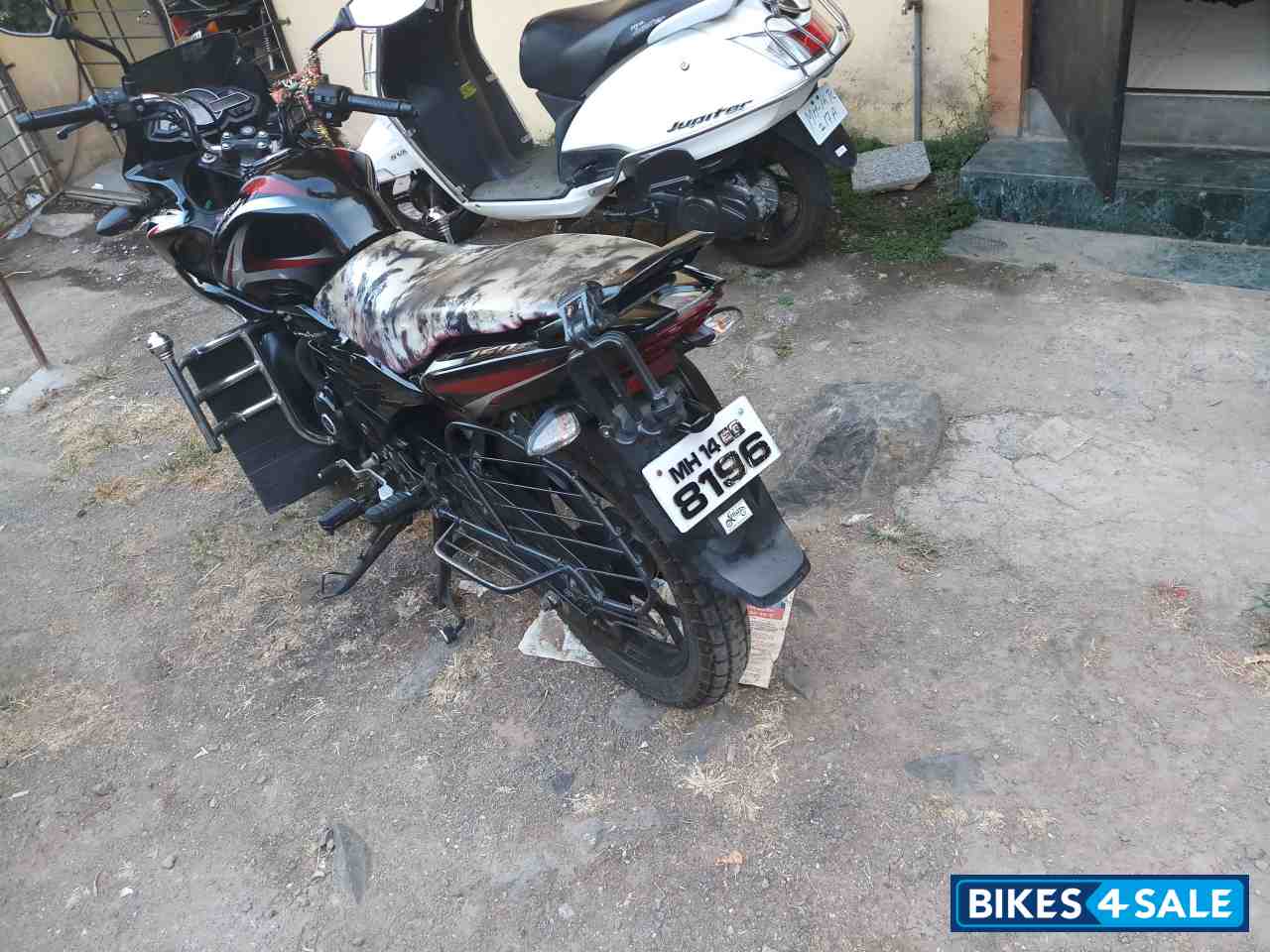 Ebony Black Bajaj Discover 150 F