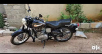 Black Royal Enfield Bullet Standard 350