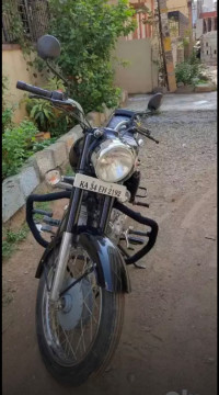 Black Royal Enfield Bullet Standard 350