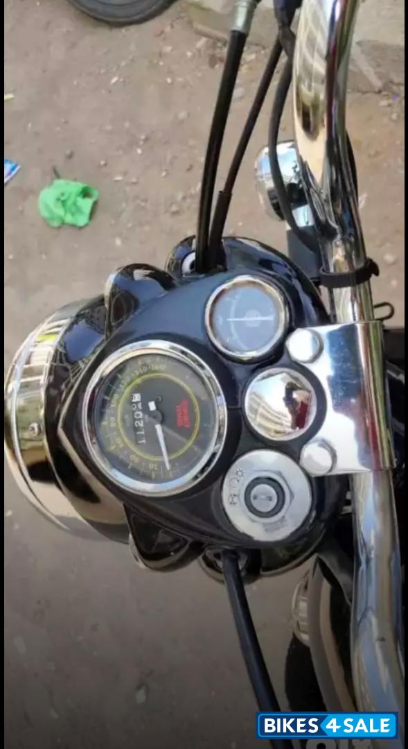 Black Royal Enfield Bullet Standard 350