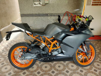 Black KTM RC 200