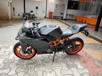 Black KTM RC 200