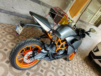 Black KTM RC 200