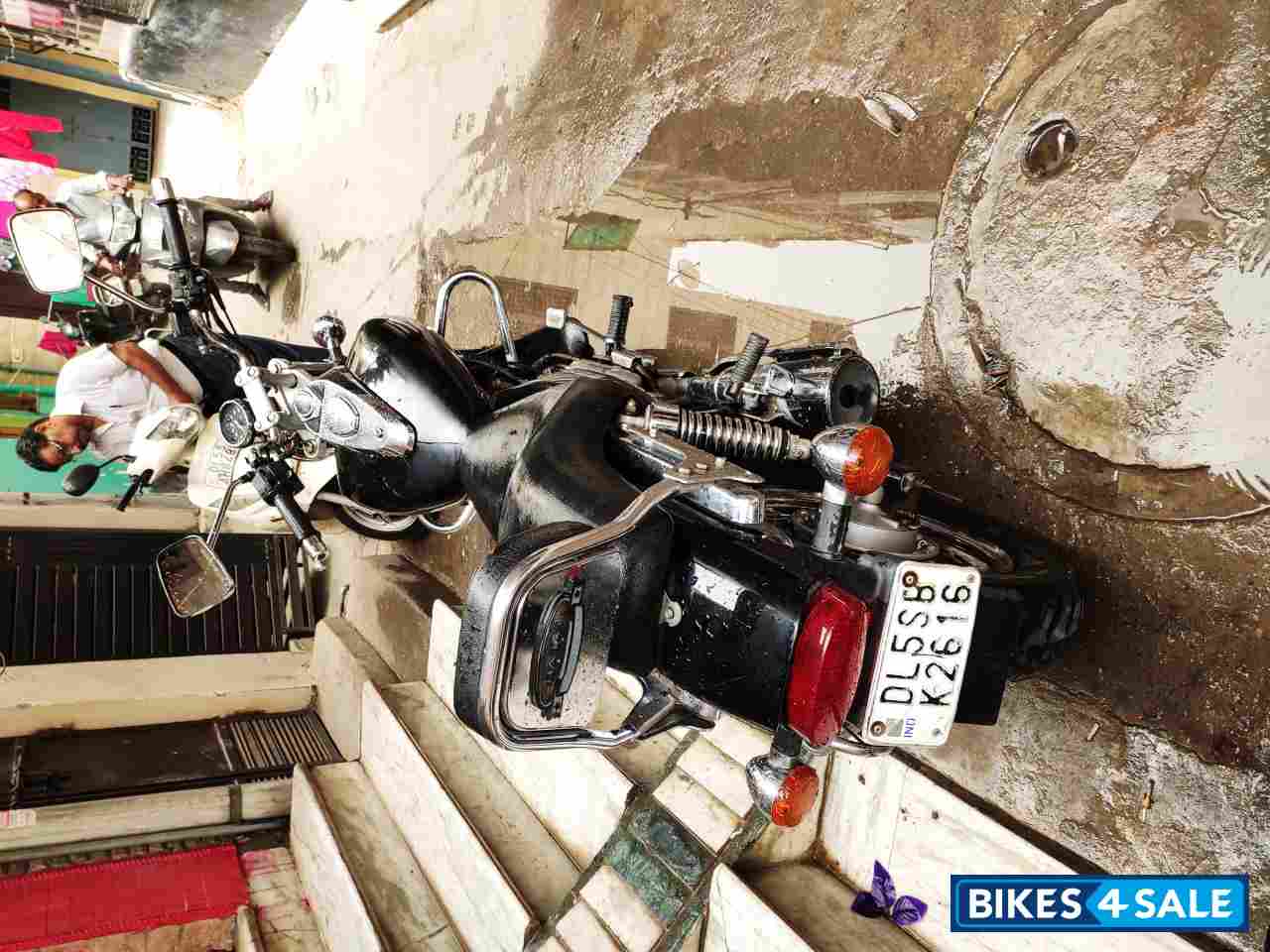 Bajaj Avenger 220 DTS-i