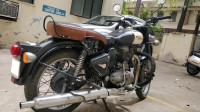 Black Royal Enfield Classic 500