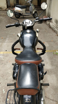 Black Royal Enfield Classic 500