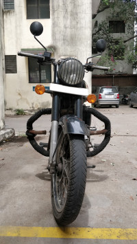 Black Royal Enfield Classic 500