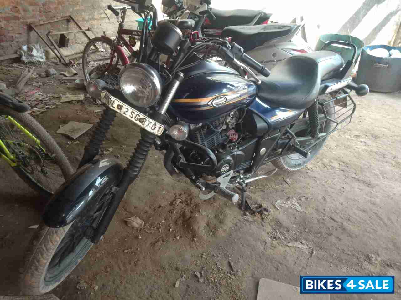Dark Blue Bajaj Avenger Street 150