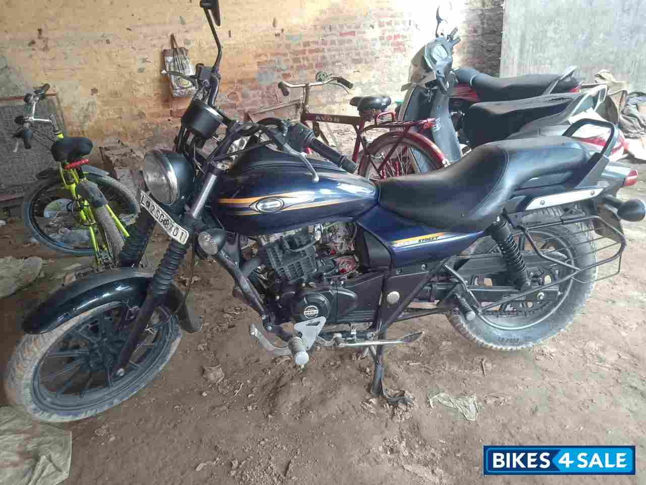 Dark Blue Bajaj Avenger Street 150