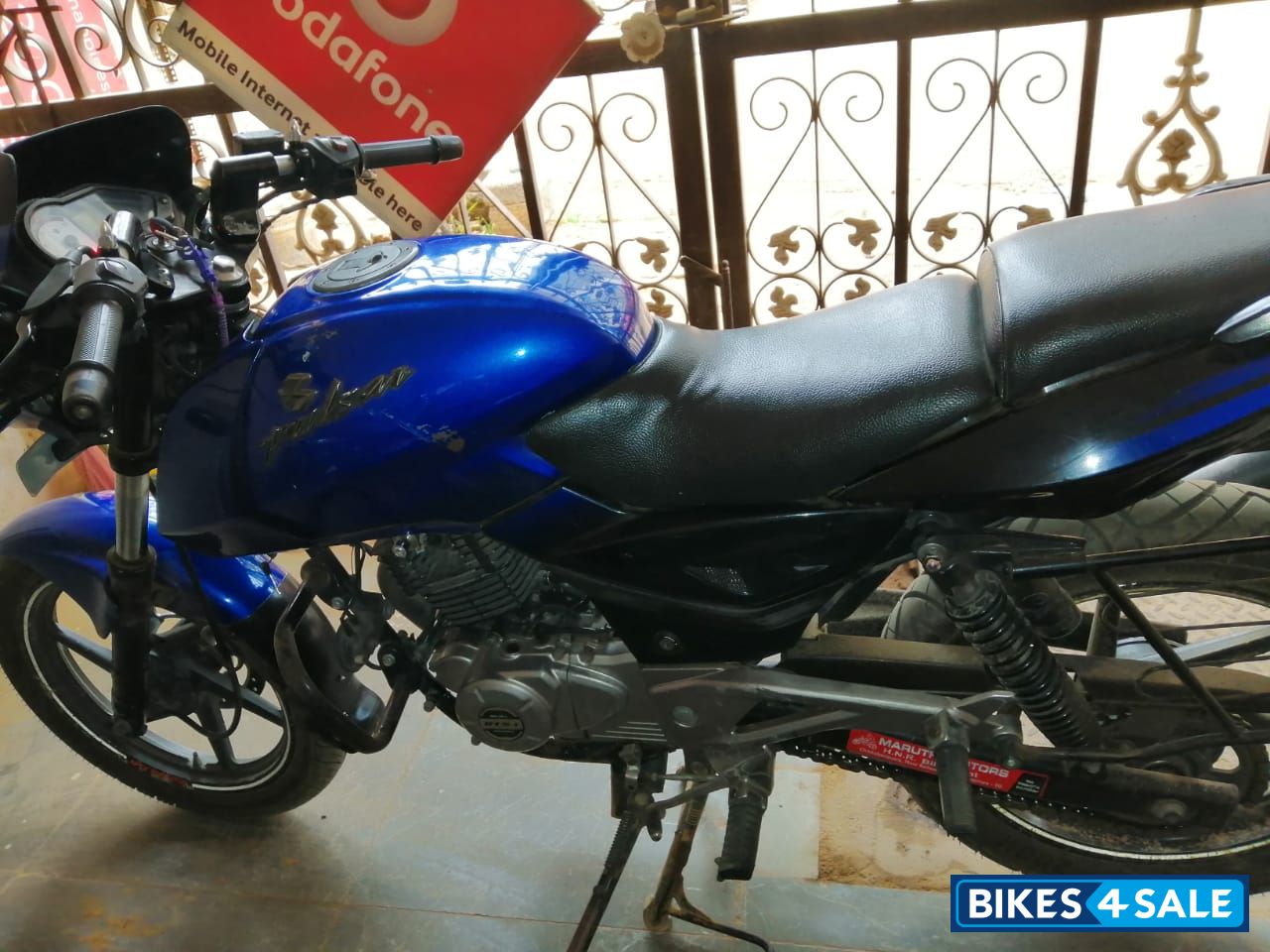Blue Bajaj Pulsar 180 DTSi