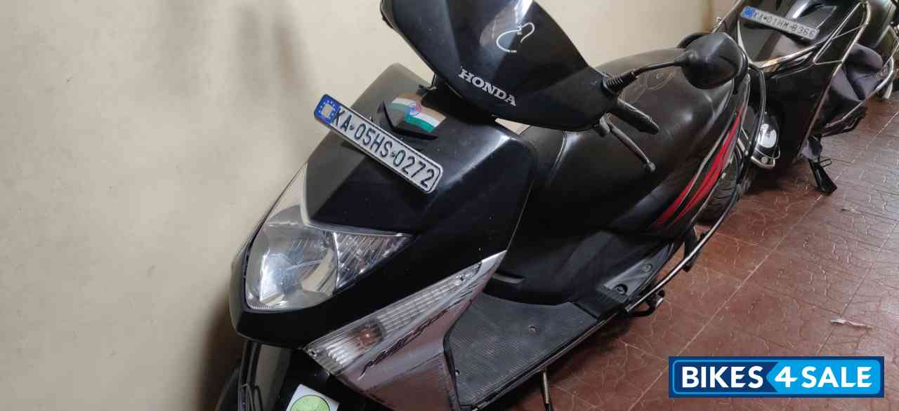 Black Honda Dio