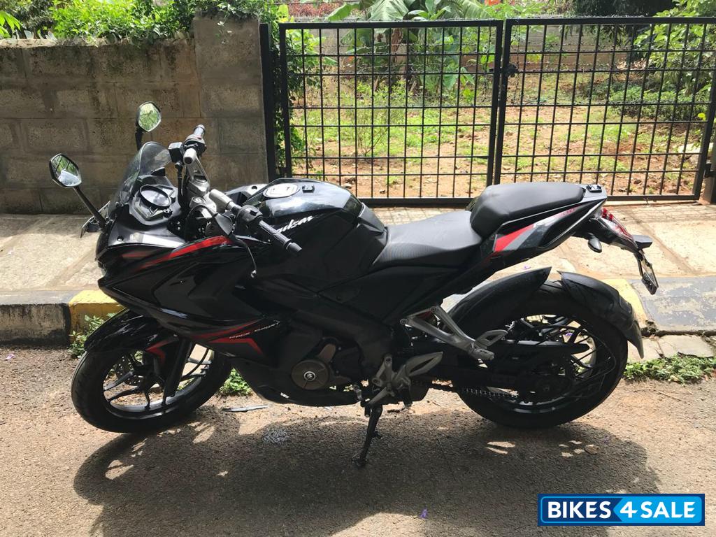 Bajaj Pulsar RS 200 ABS
