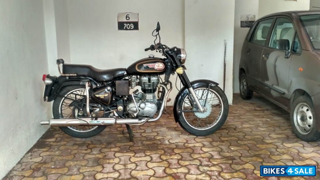 Black Royal Enfield Bullet 350 Twinspark Black Royal Enfield Bullet 350 Twinspark