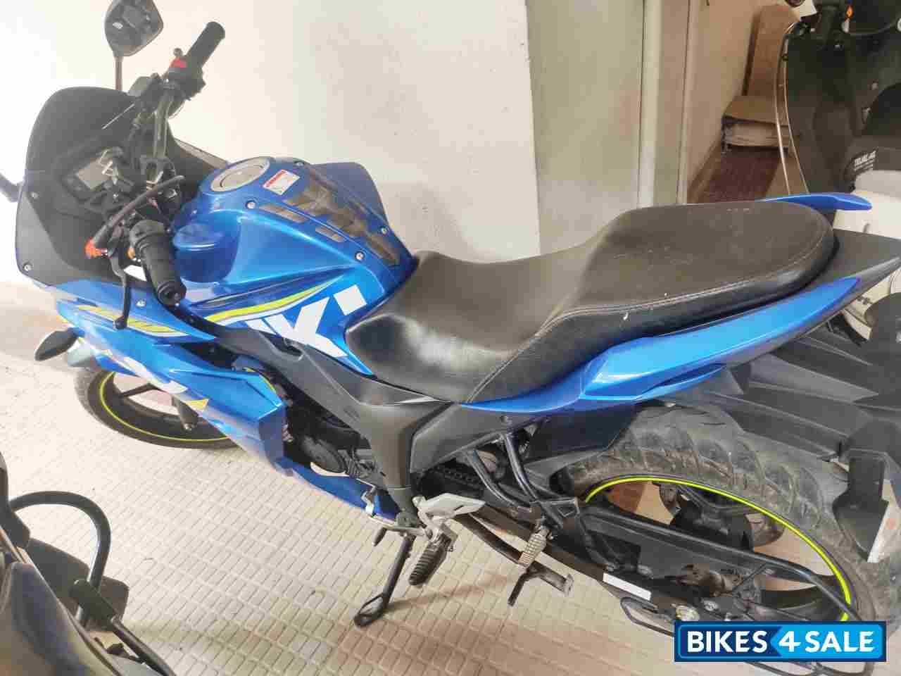 Racing Blue Suzuki Gixxer SF SP