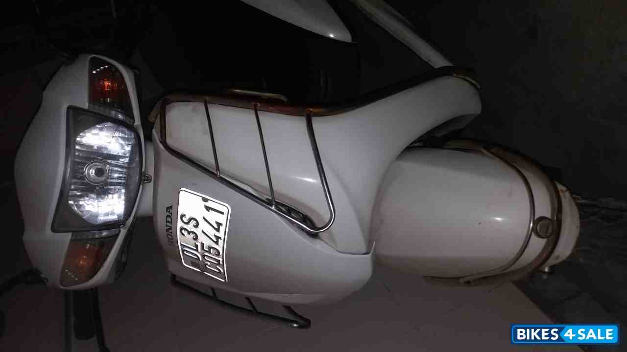 Ps White Honda Activa