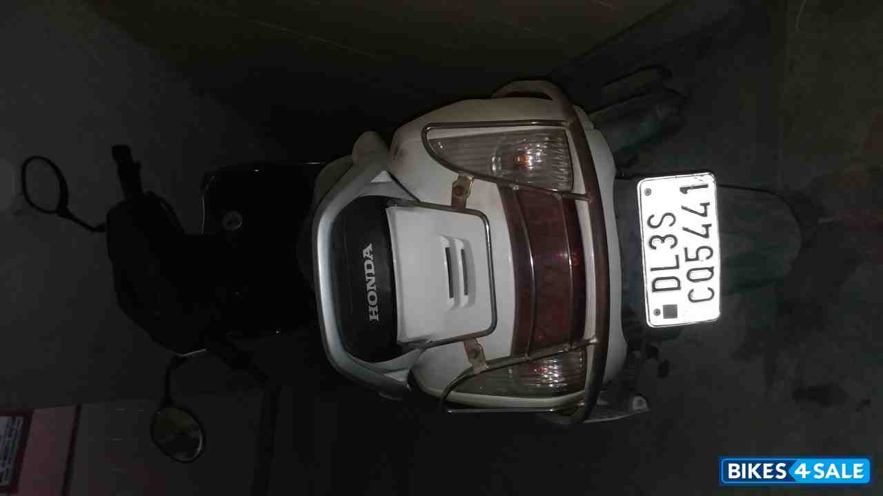 Ps White Honda Activa