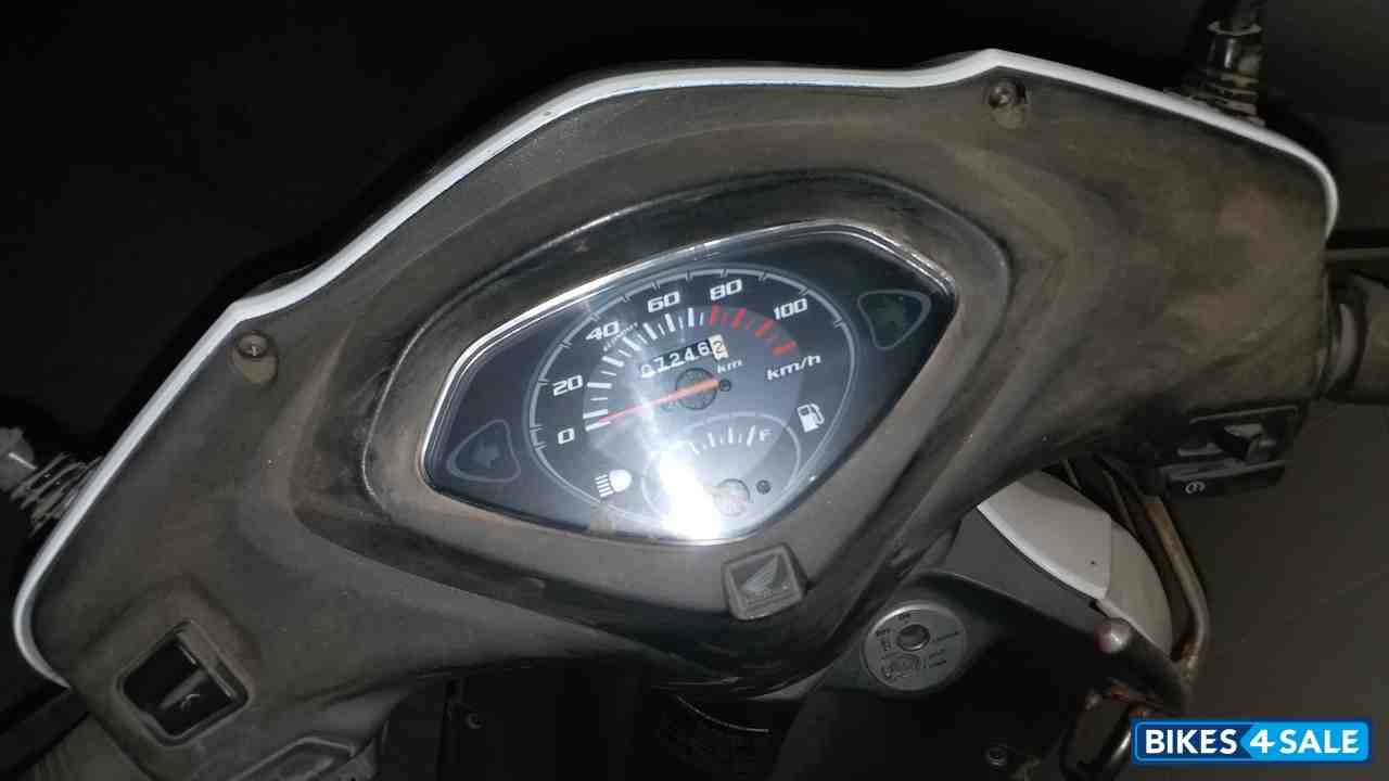 Ps White Honda Activa