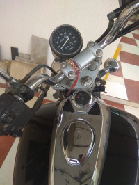 Bajaj Avenger 200 DTS-i