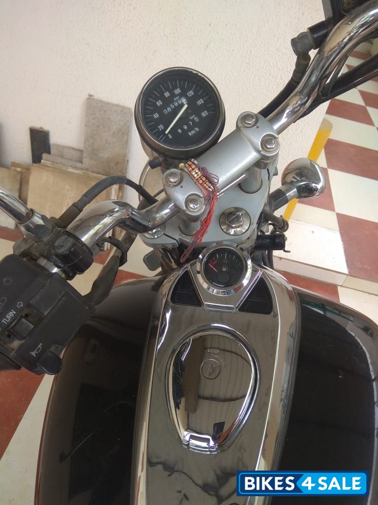 Bajaj Avenger 200 DTS-i