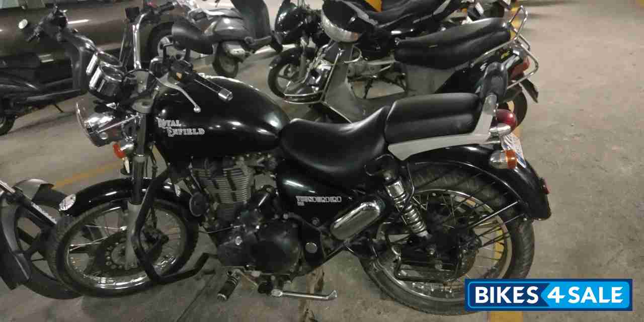Black Royal Enfield Thunderbird 350 Black Royal Enfield Thunderbird 350