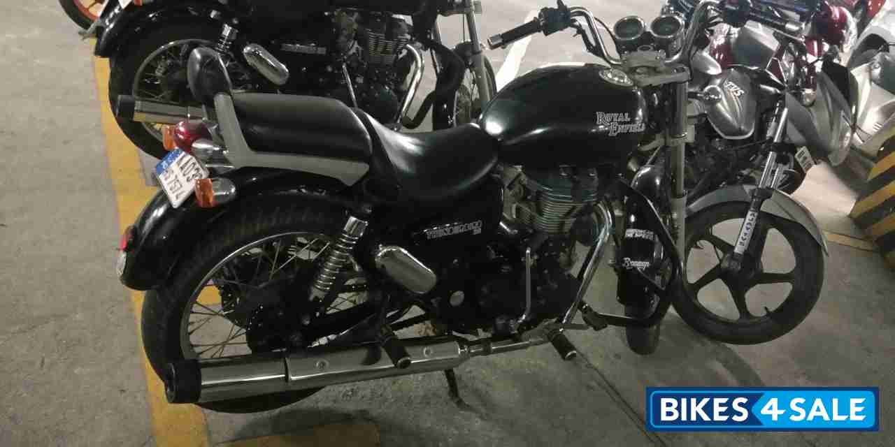 Black Royal Enfield Thunderbird 350 Black Royal Enfield Thunderbird 350
