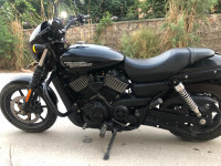 Black Harley Davidson Street 500