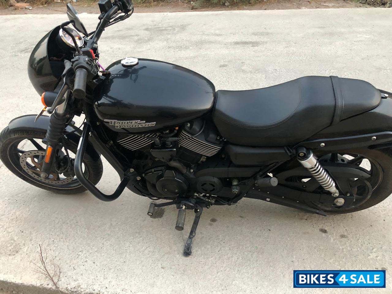 Black Harley Davidson Street 500